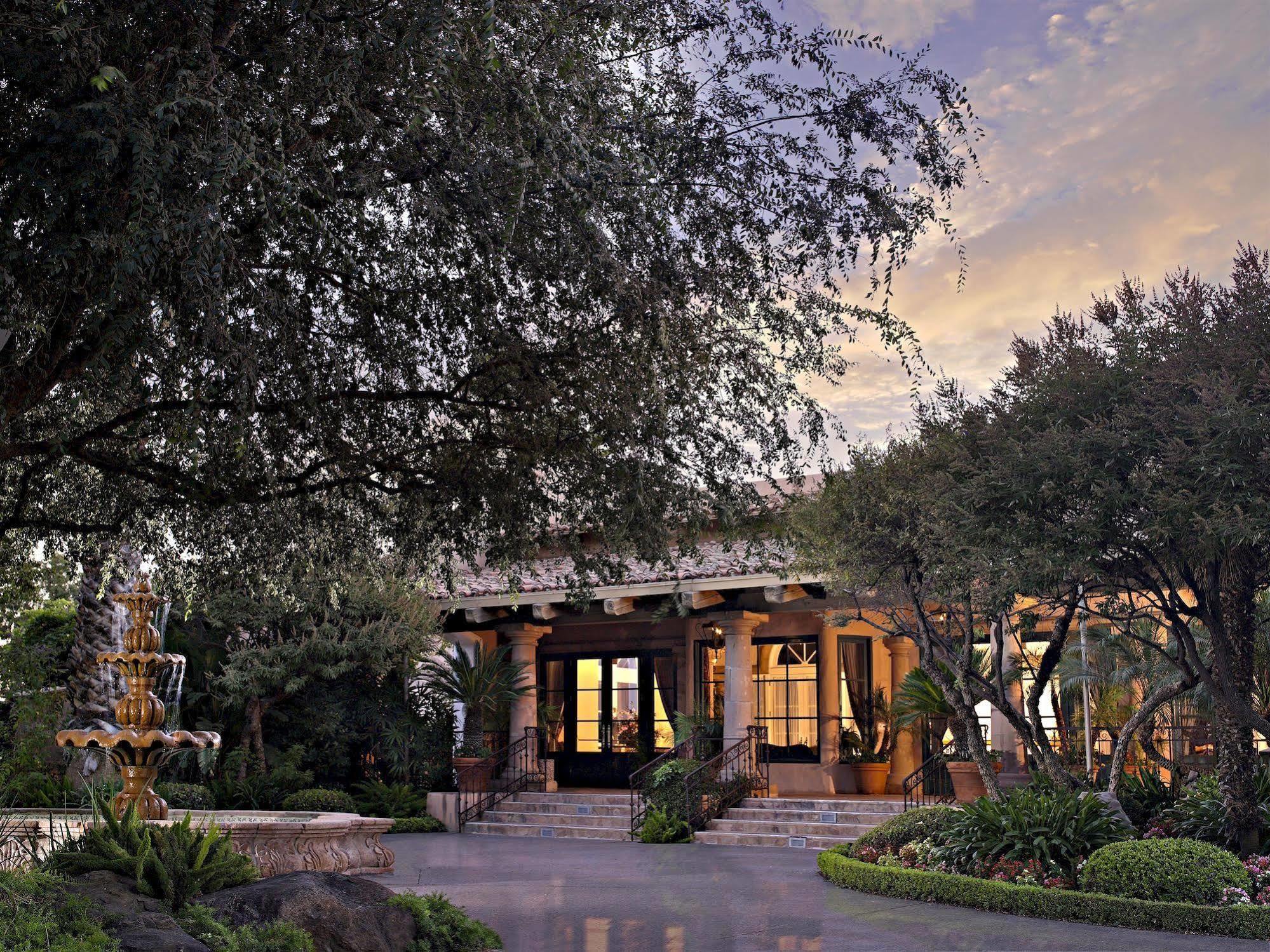 Harris Ranch Inn And Restaurant Huron 외부 사진