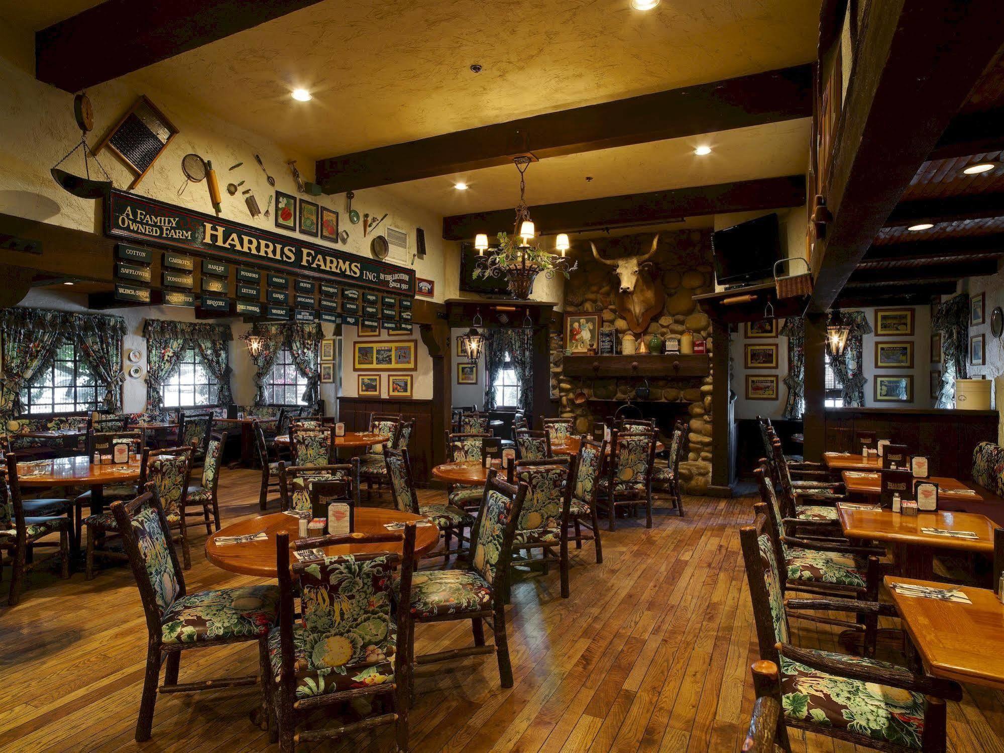 Harris Ranch Inn And Restaurant Huron 외부 사진