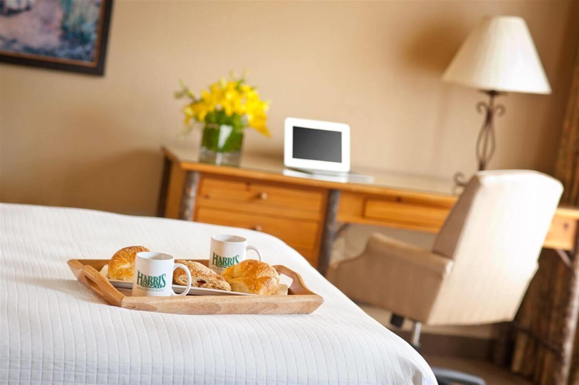 Harris Ranch Inn And Restaurant Huron 외부 사진